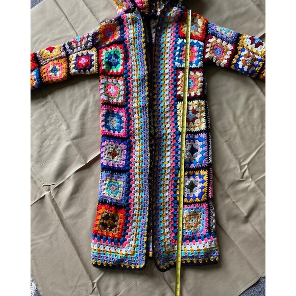 New granny square long cardigan with hood - Picture 4 of 9